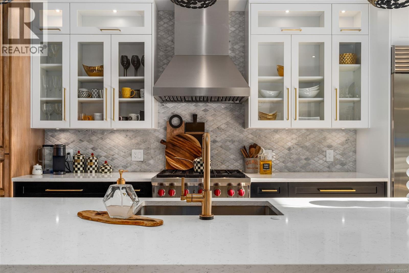  2473 Plumer Street, Oak Bay