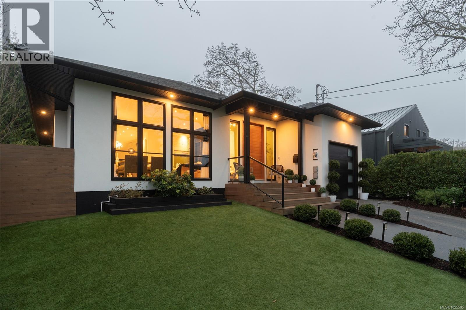  2473 Plumer Street, Oak Bay