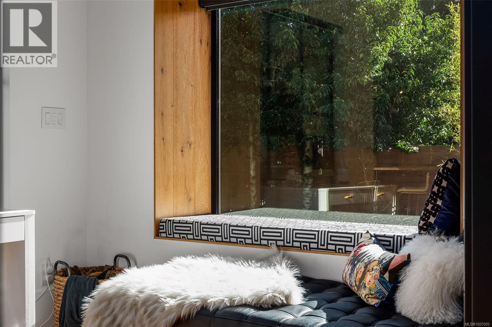  2473 Plumer Street, Oak Bay