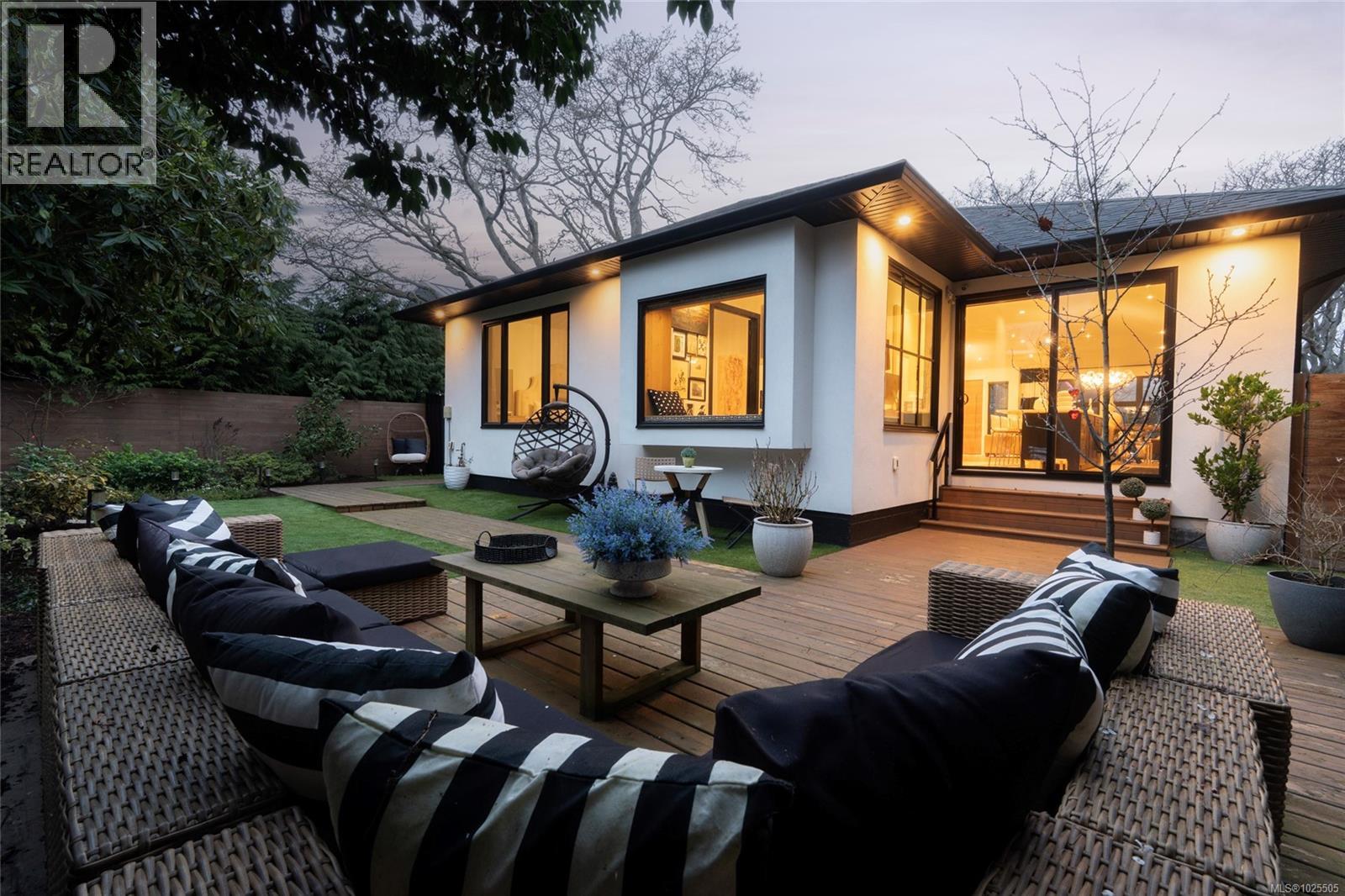  2473 Plumer Street, Oak Bay