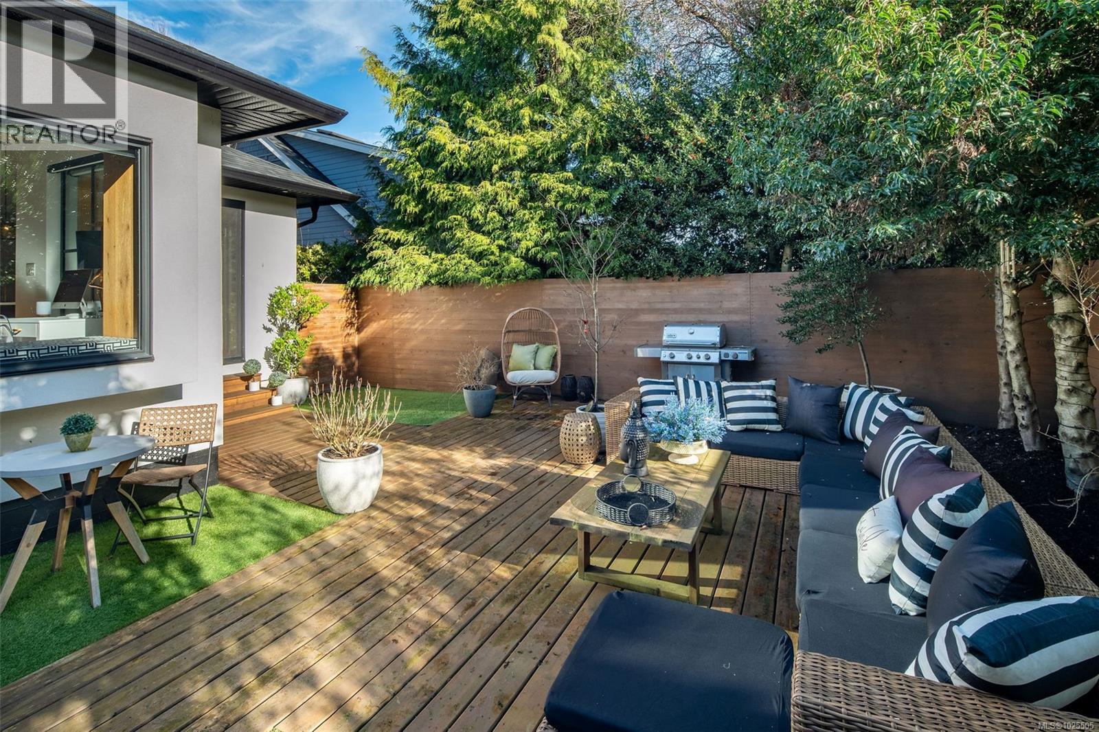  2473 Plumer Street, Oak Bay