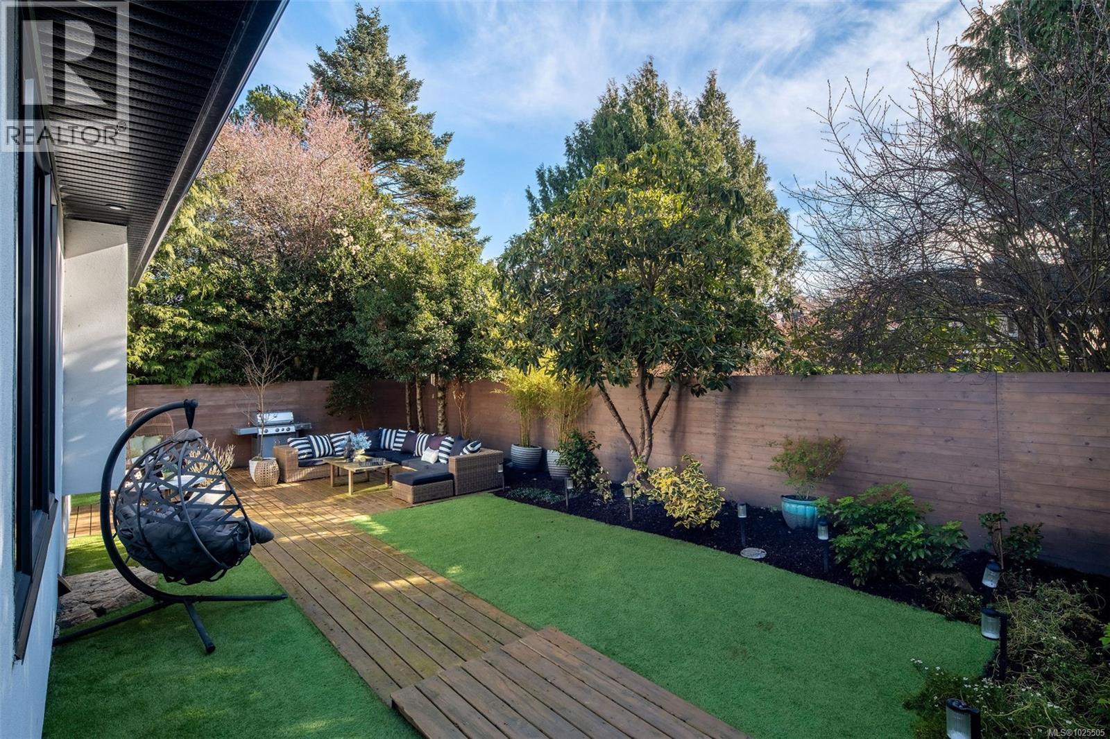  2473 Plumer Street, Oak Bay