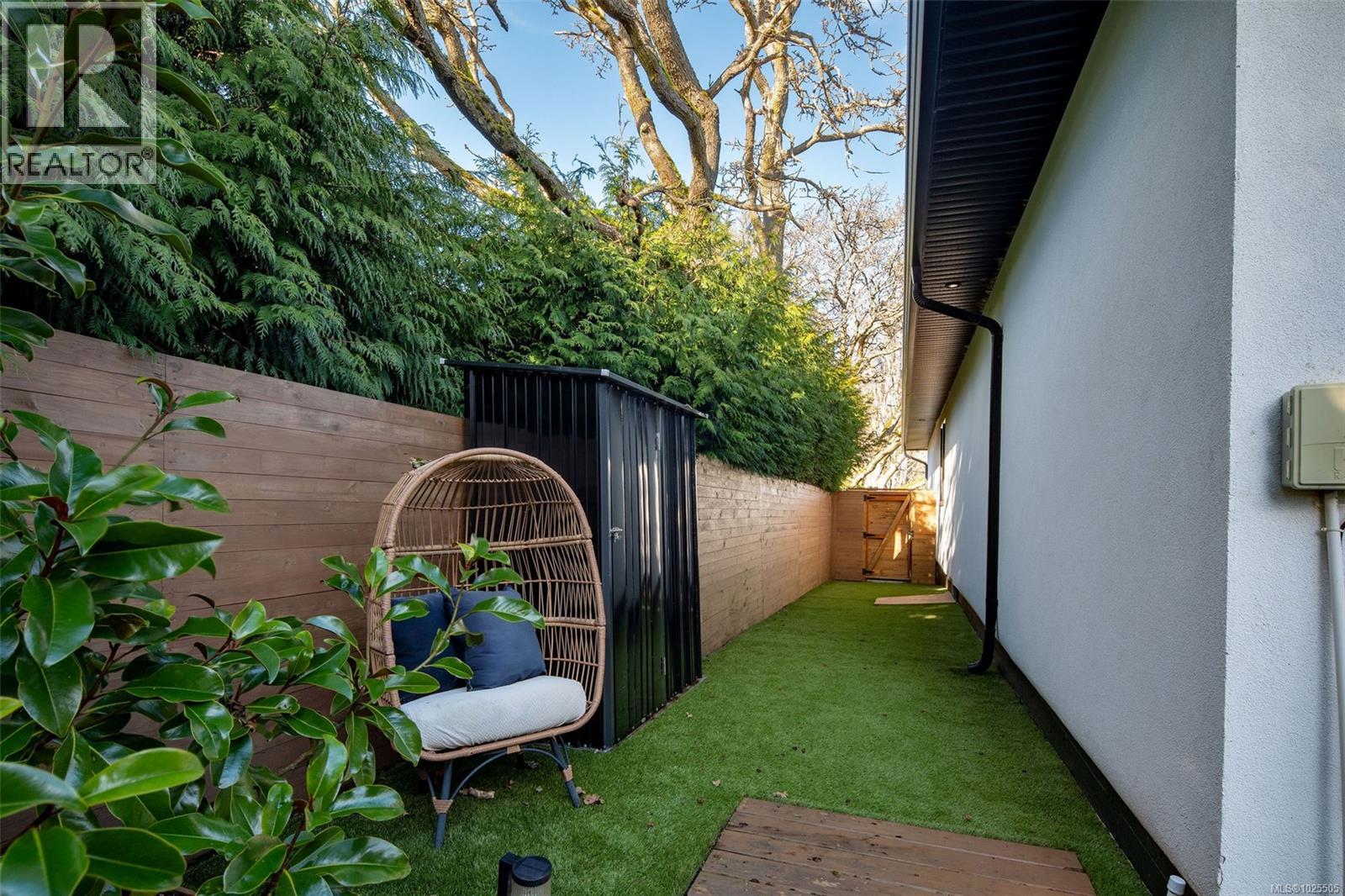  2473 Plumer Street, Oak Bay