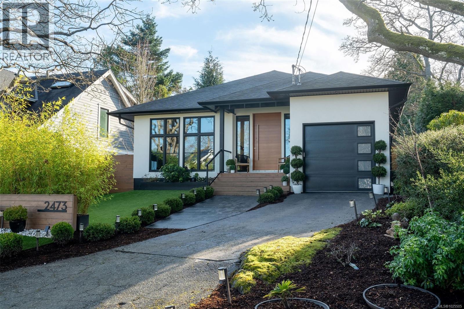  2473 Plumer Street, Oak Bay