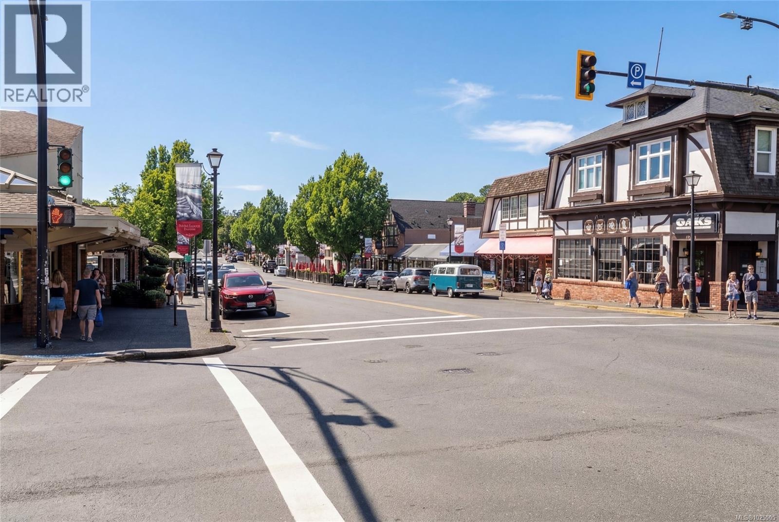  2473 Plumer Street, Oak Bay