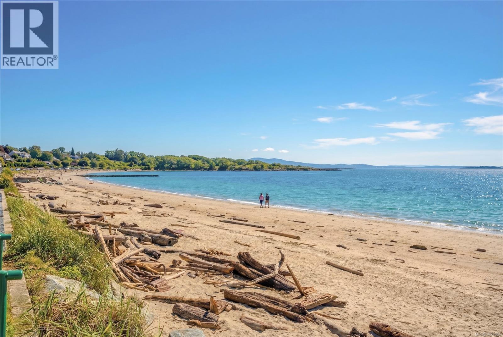  2473 Plumer Street, Oak Bay