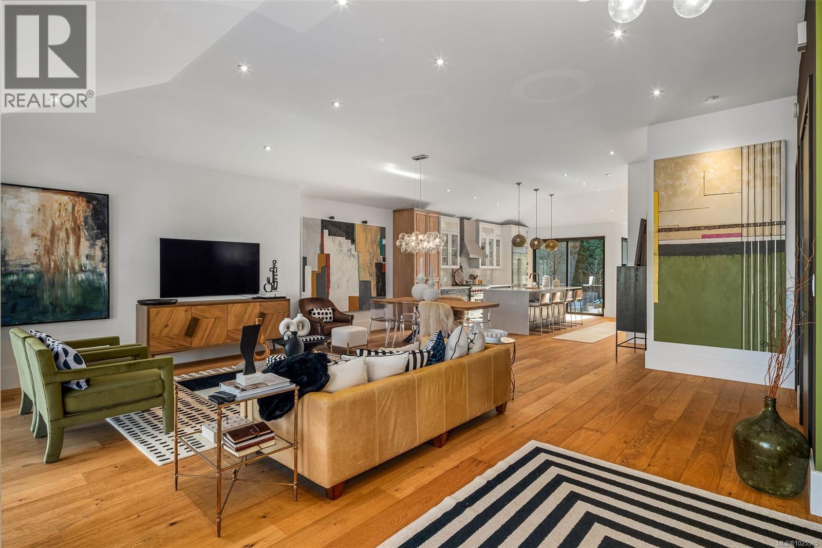  2473 Plumer Street, Oak Bay