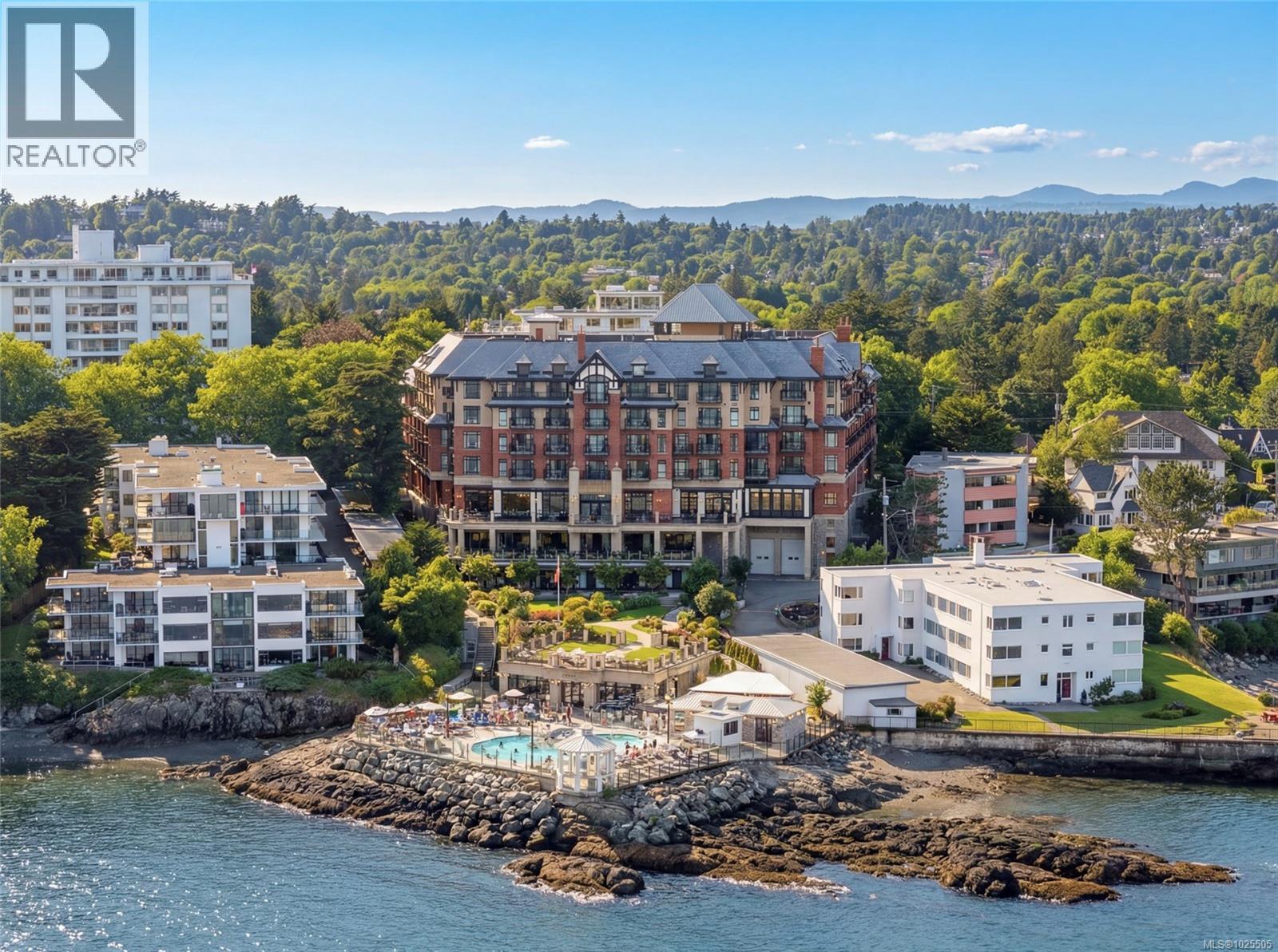  2473 Plumer Street, Oak Bay