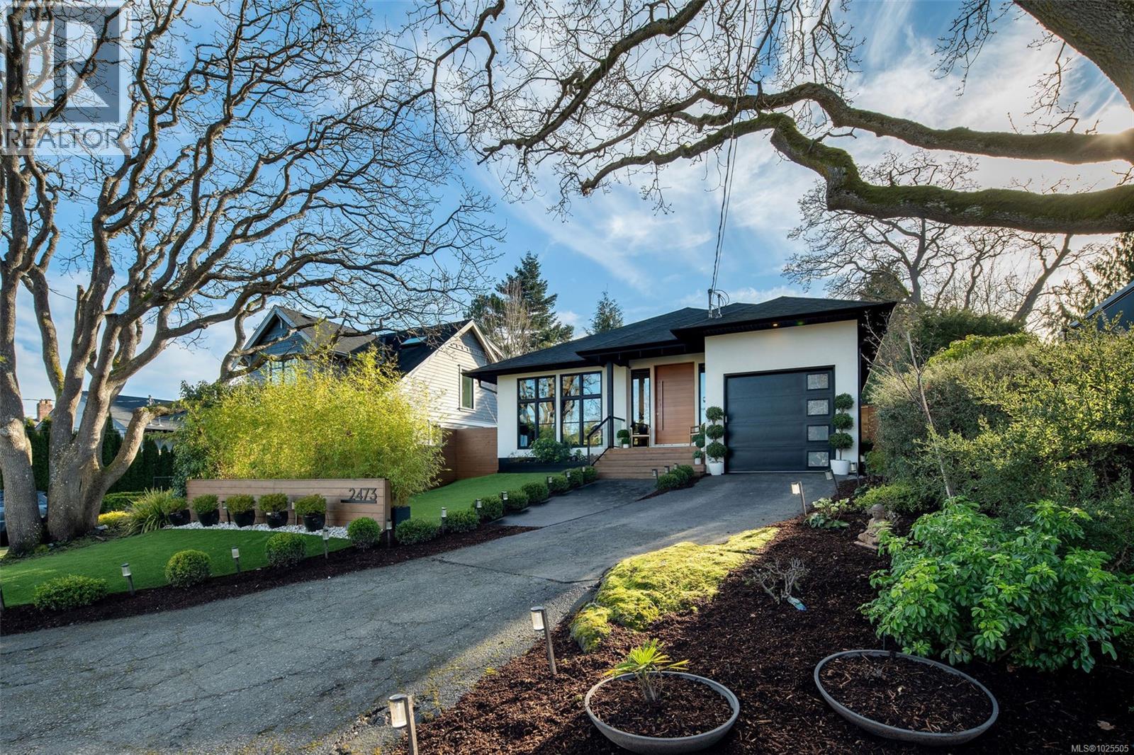  2473 Plumer Street, Oak Bay