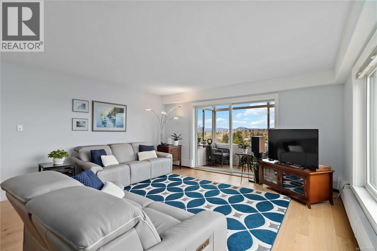 501 2920 Cook Street, Victoria