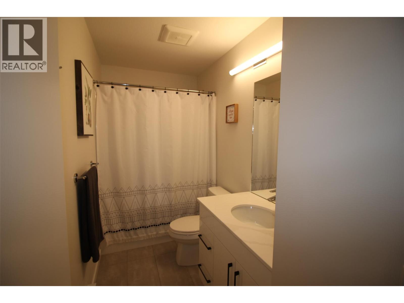 #204 1880 HUGH ALLAN DRIVE - 23