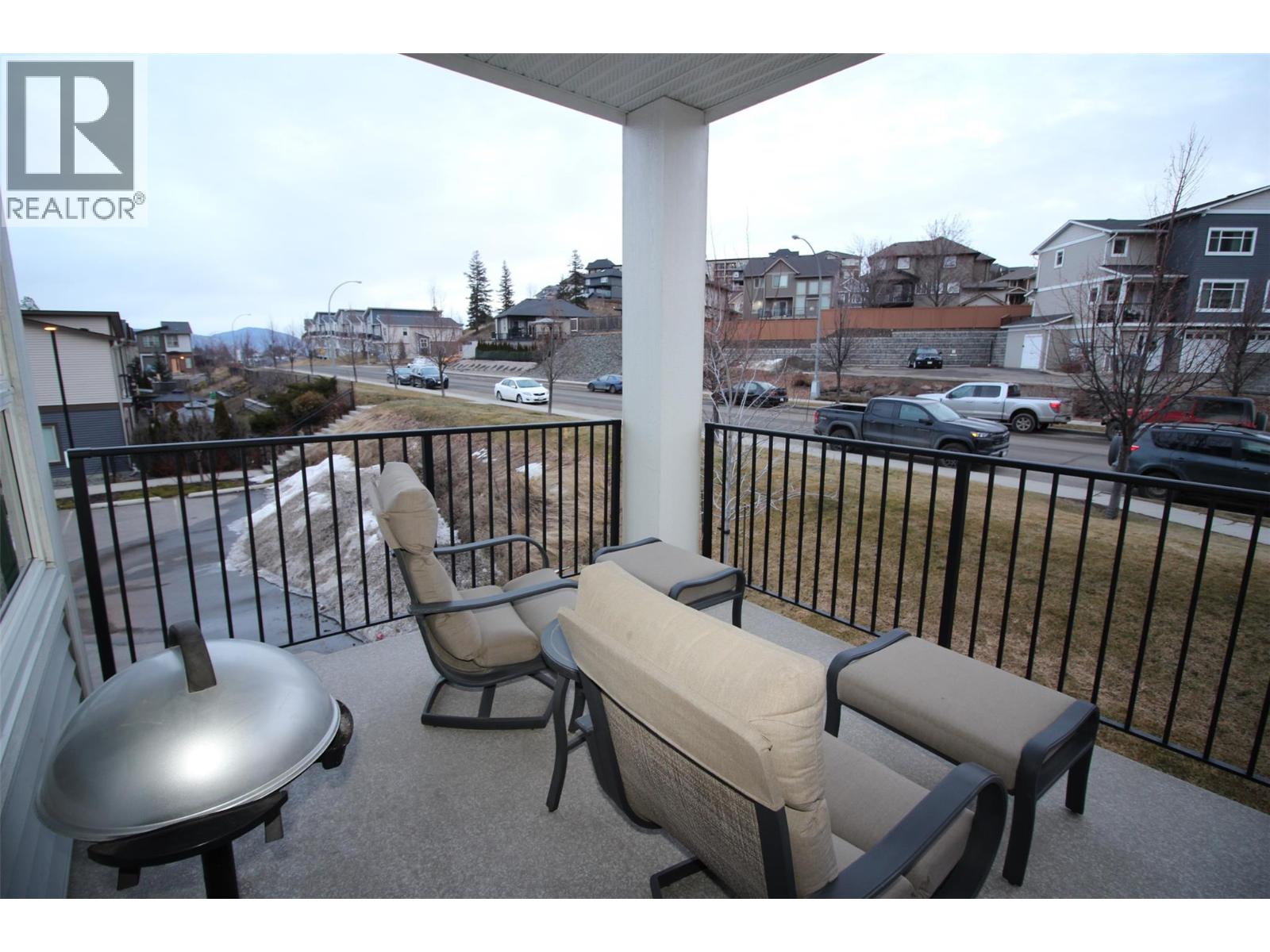 #204 1880 HUGH ALLAN DRIVE - 30