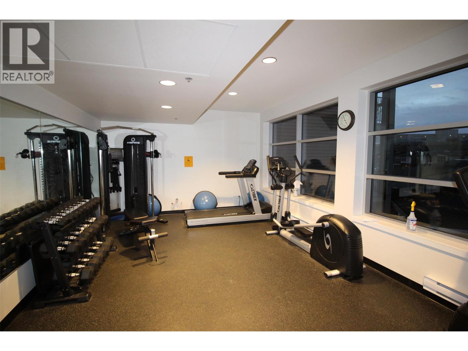 #204 1880 HUGH ALLAN DRIVE - 36