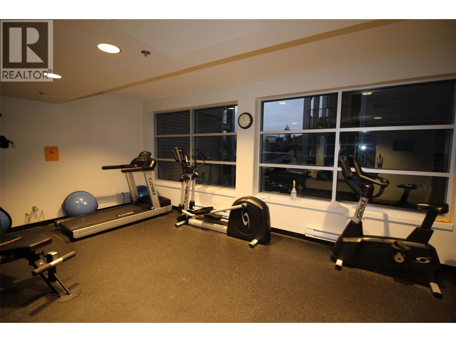 #204 1880 HUGH ALLAN DRIVE - 38