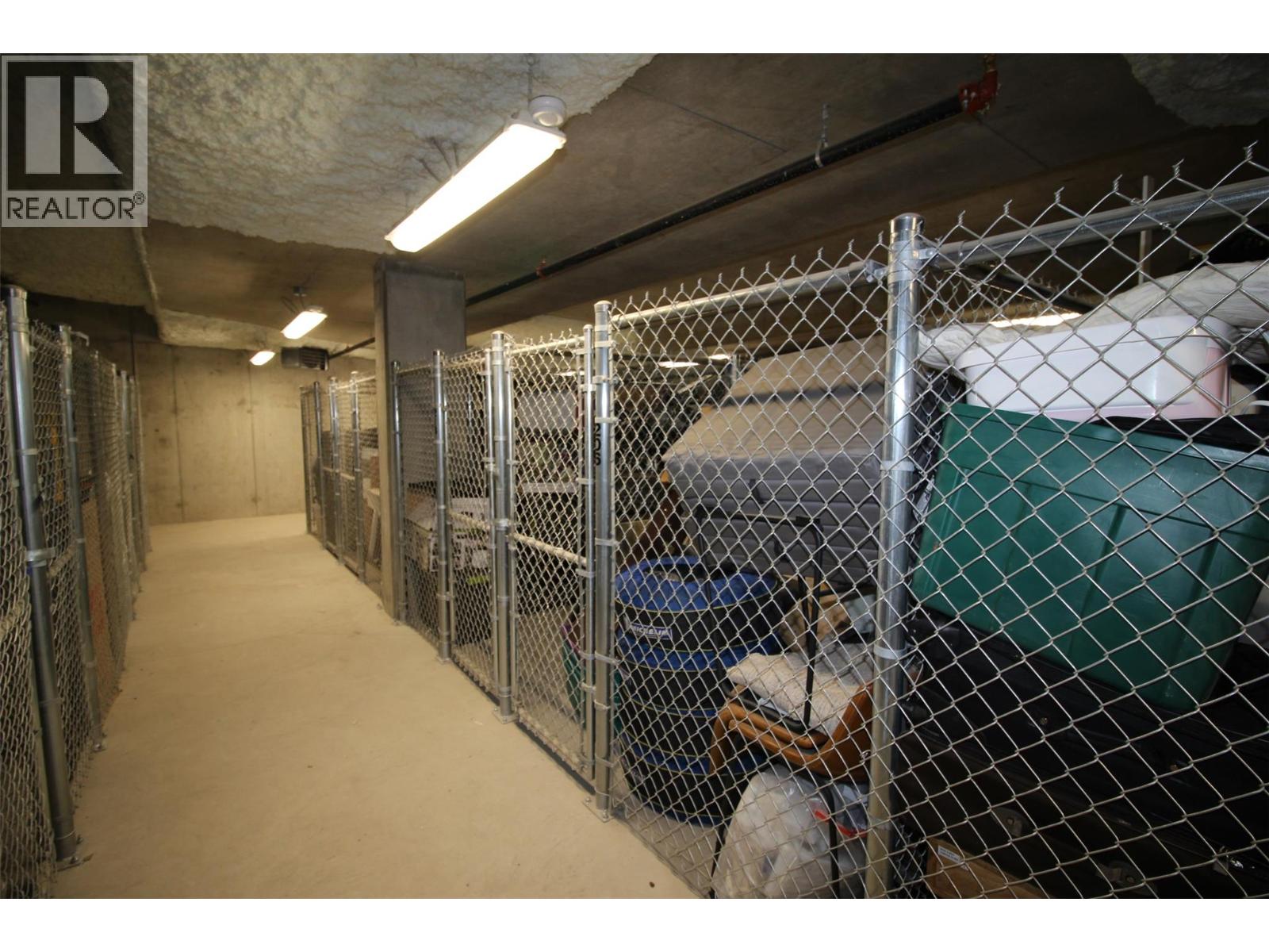 #204 1880 HUGH ALLAN DRIVE - 43