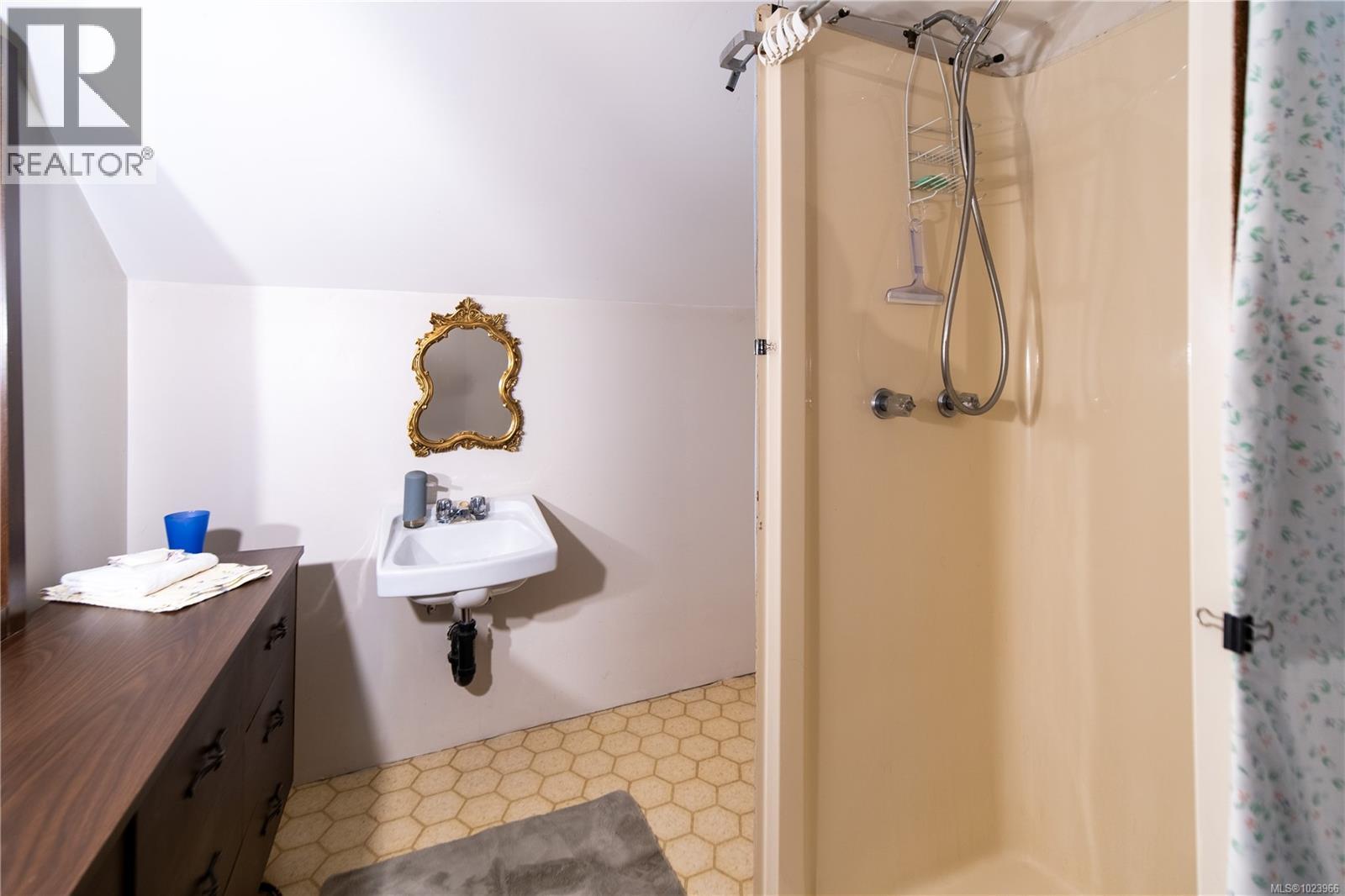  1111 Mckenzie Street, Victoria