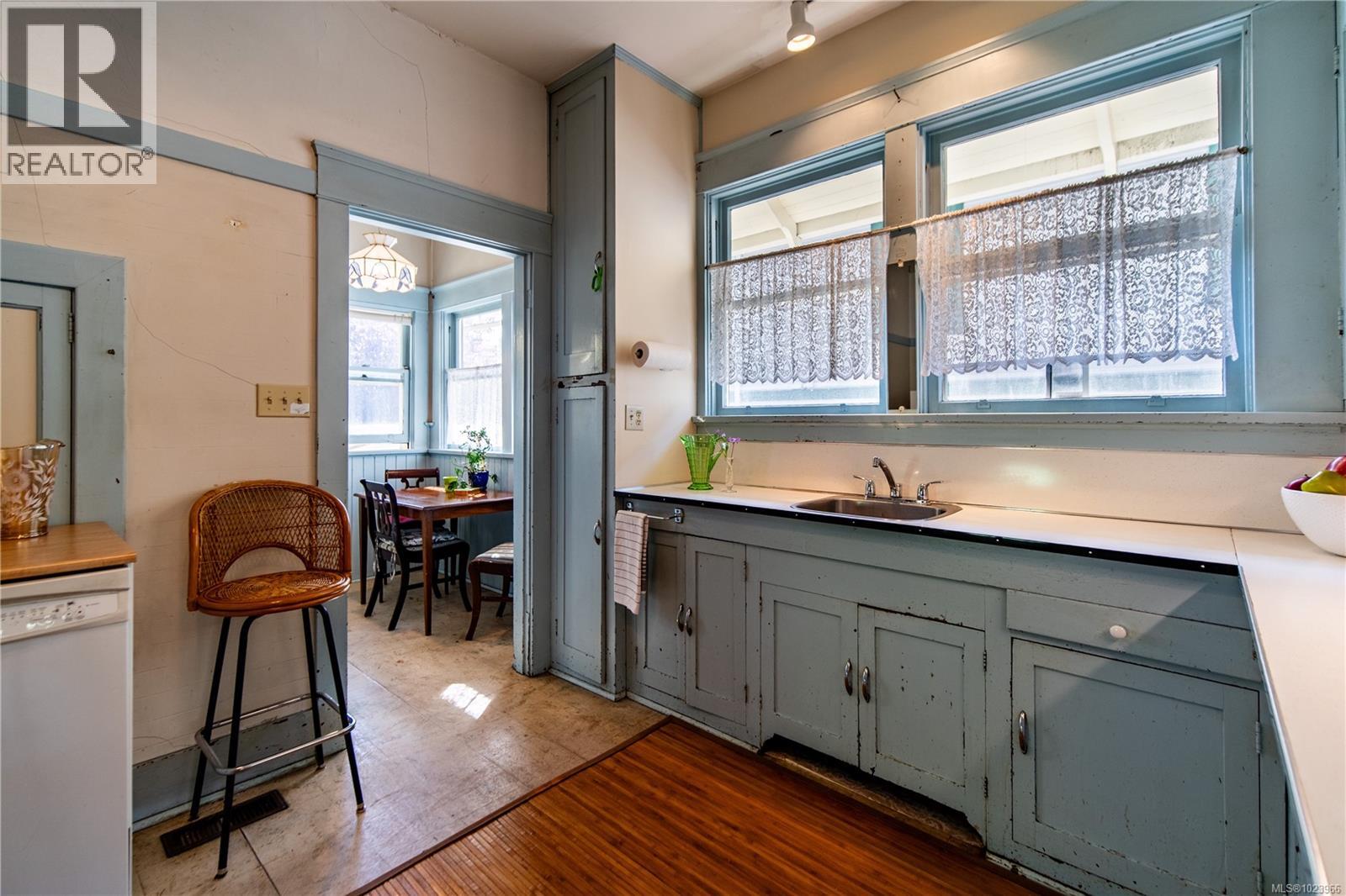  1111 Mckenzie Street, Victoria