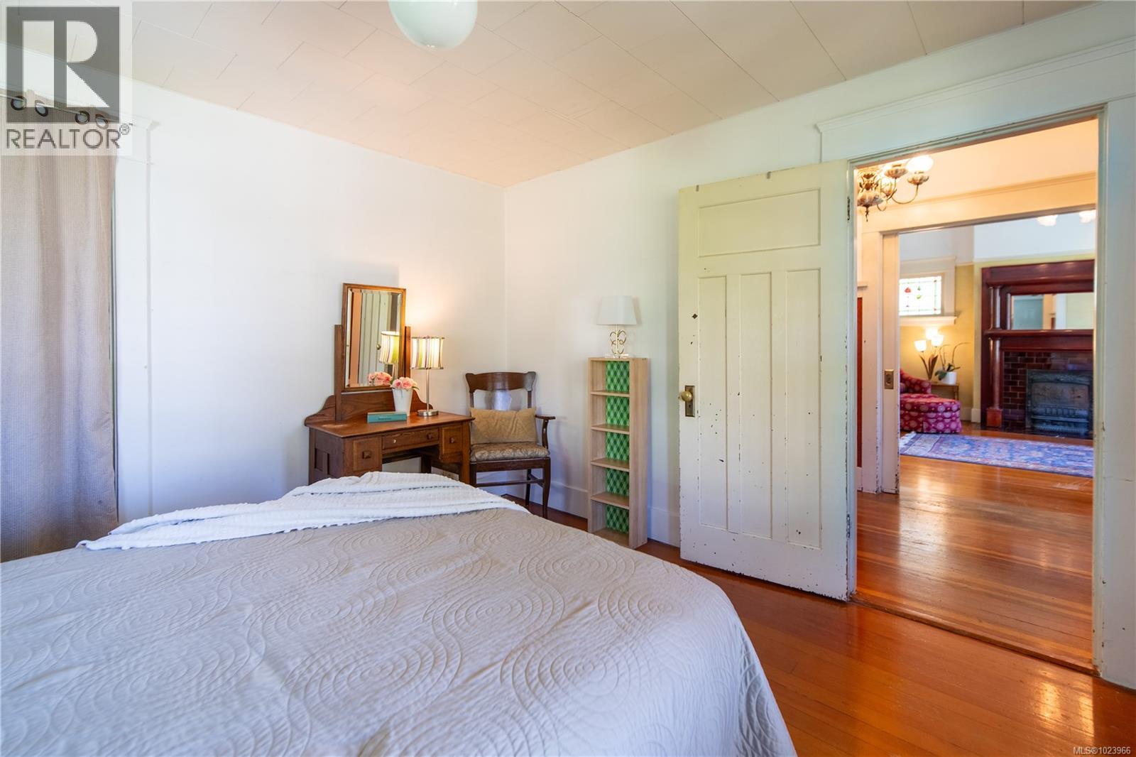  1111 Mckenzie Street, Victoria