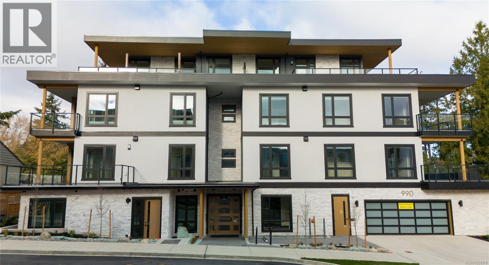 306 990 Doumac Ave, Saanich