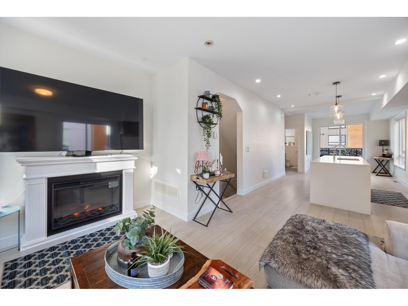 6 19628 55A AVENUE, Langley