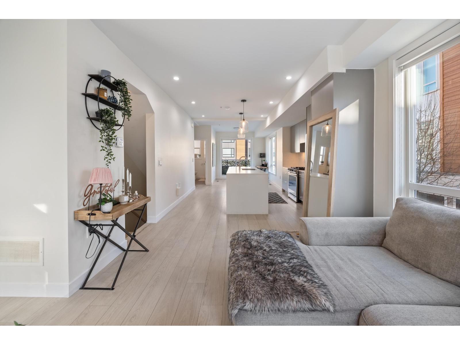 6 19628 55A AVENUE, Langley