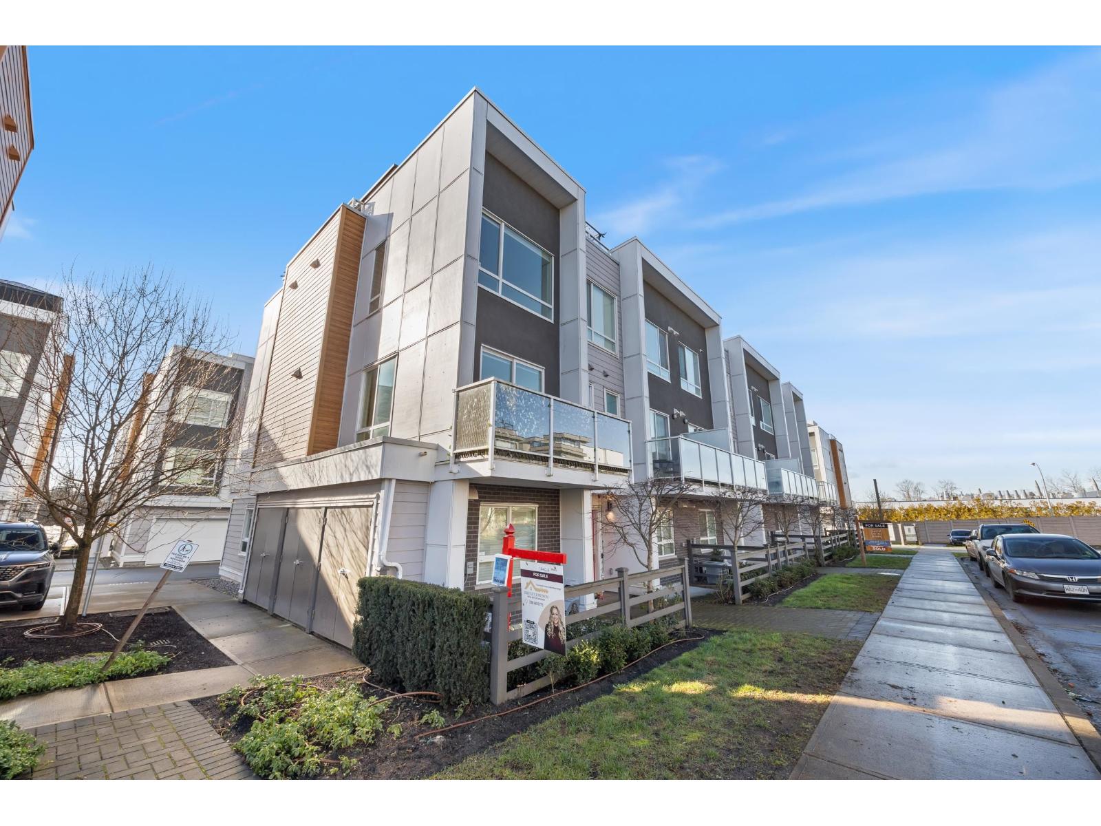 6 19628 55A AVENUE, Langley