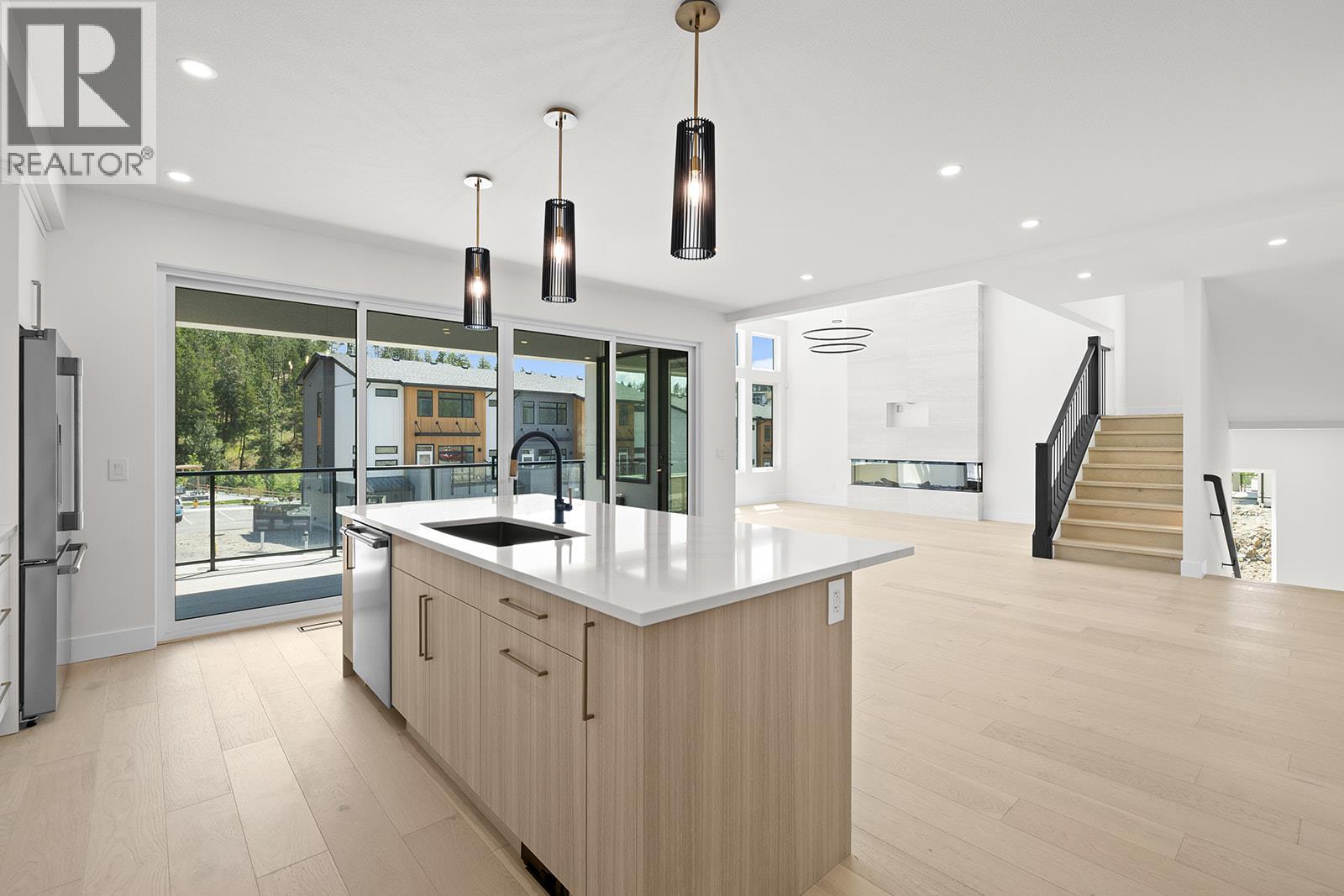  3462 Hilltown Close, Kelowna