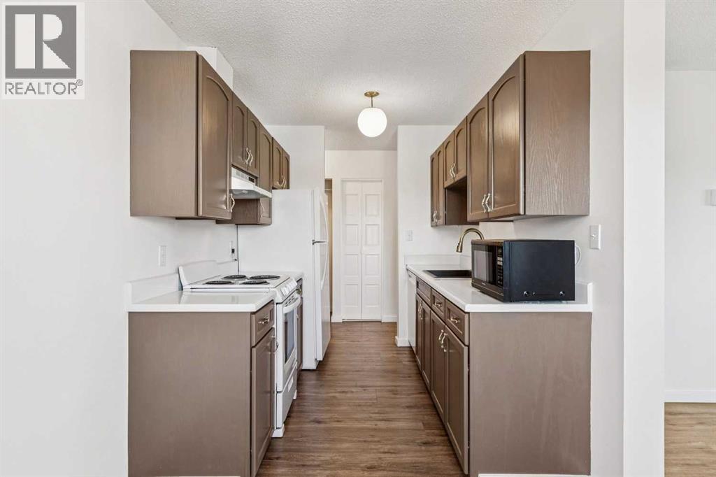 Single Family House for Sale in    Avenue SE Acadia Calgary 