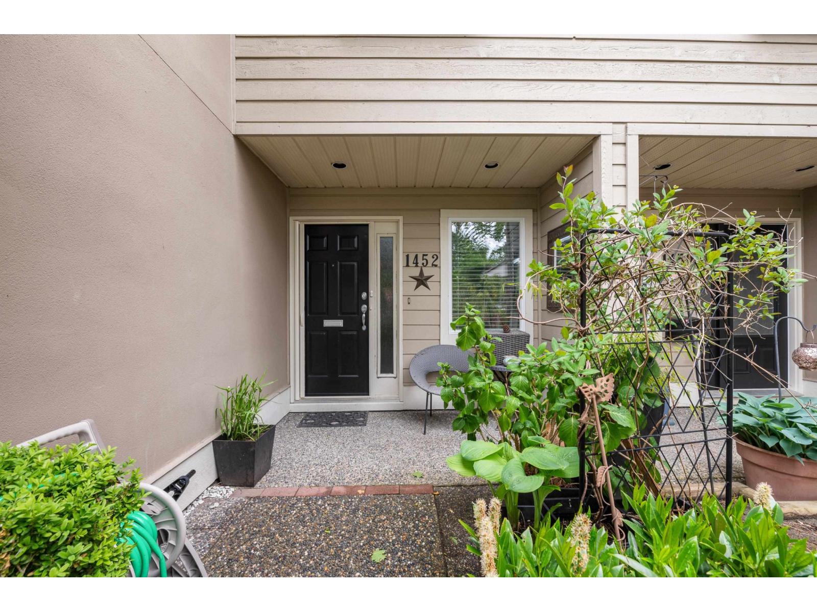 1452 STEVENS STREET, White Rock