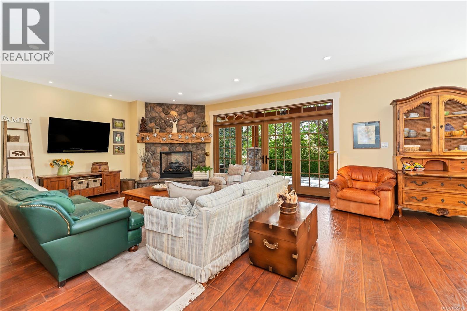 6140 Lakes Rd, Duncan