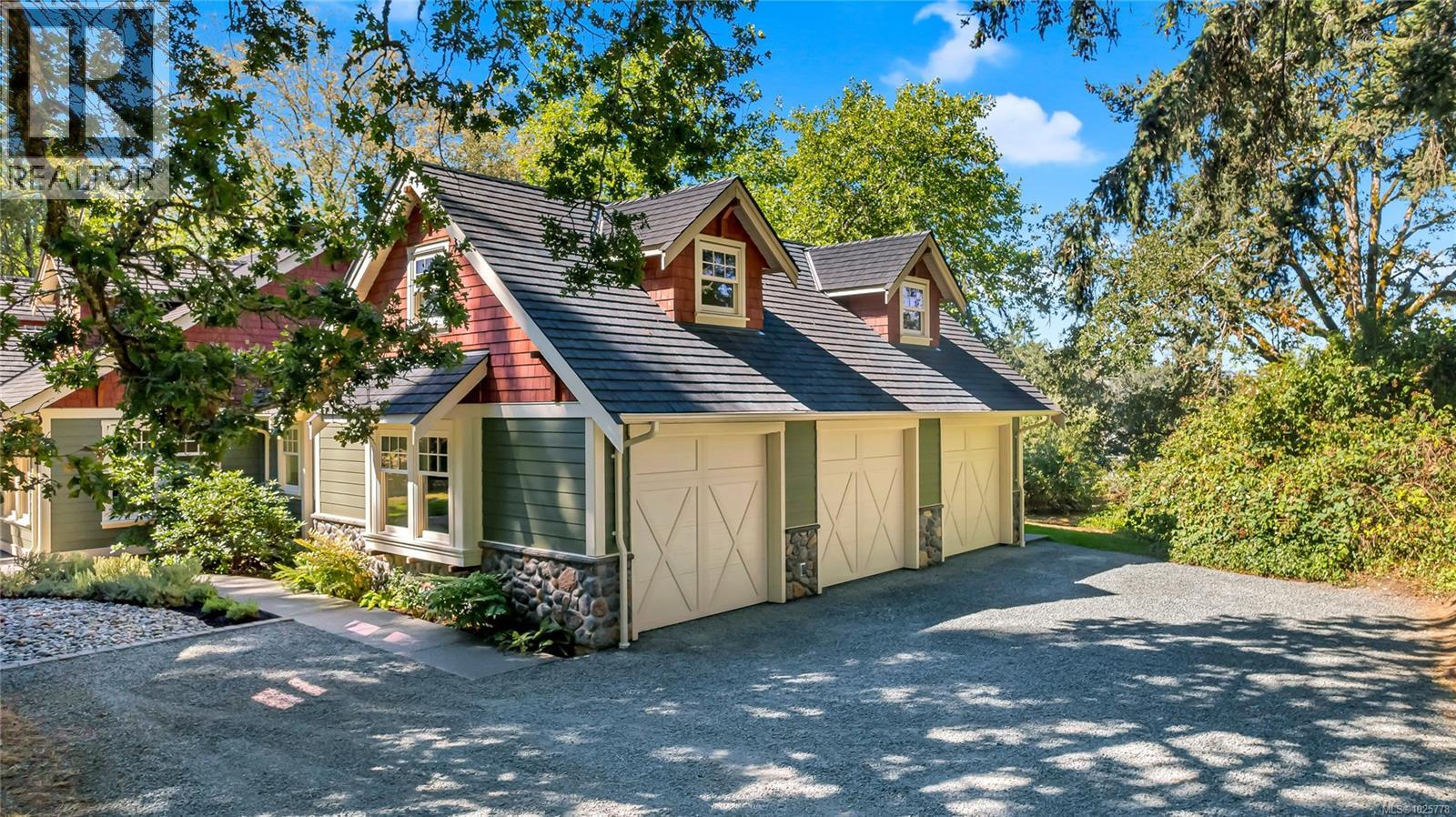 6140 Lakes Rd, Duncan