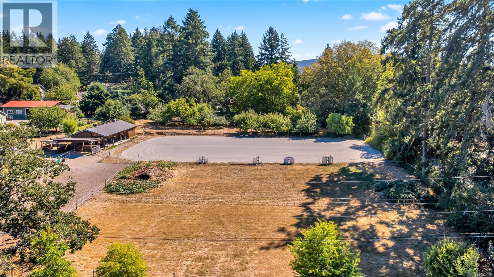 6140 Lakes Rd, Duncan