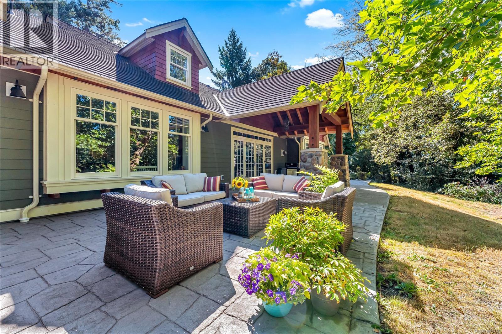 6140 Lakes Rd, Duncan