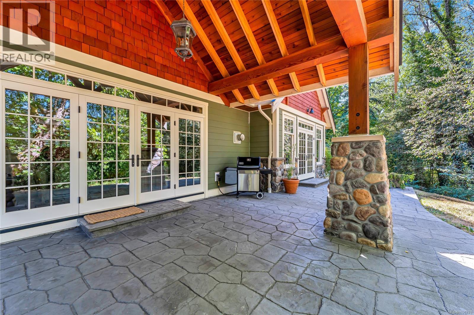 6140 Lakes Rd, Duncan