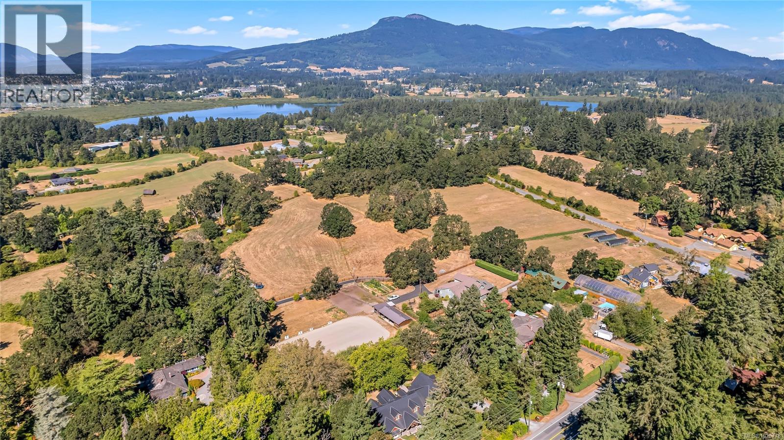 6140 Lakes Rd, Duncan