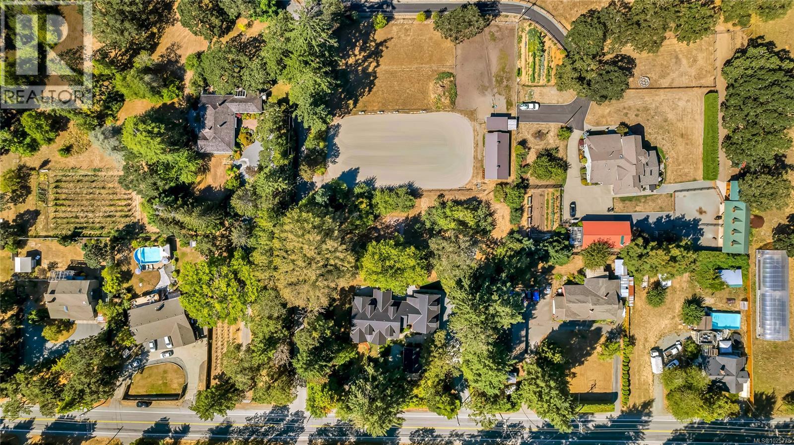 6140 Lakes Rd, Duncan