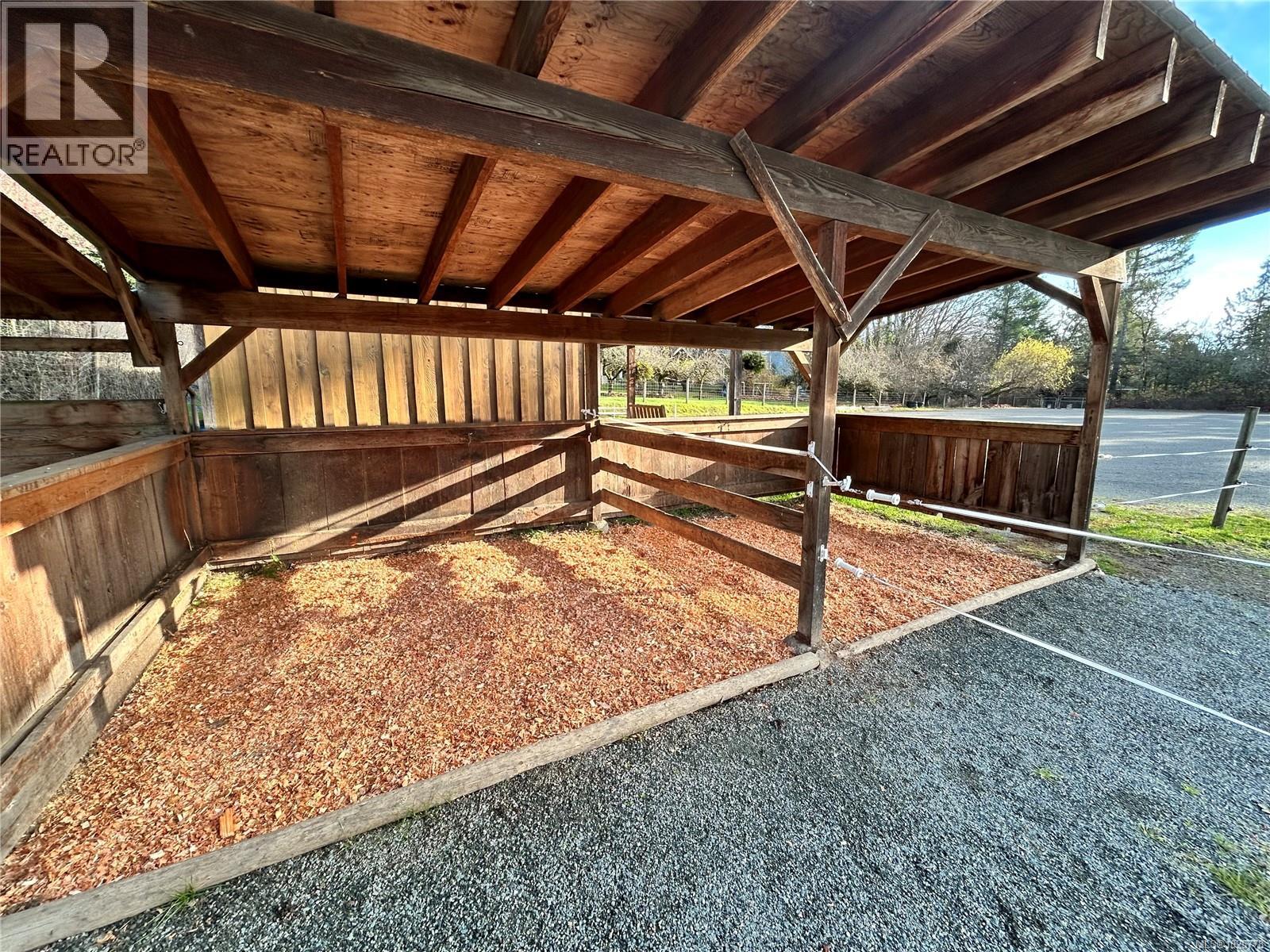 6140 Lakes Rd, Duncan