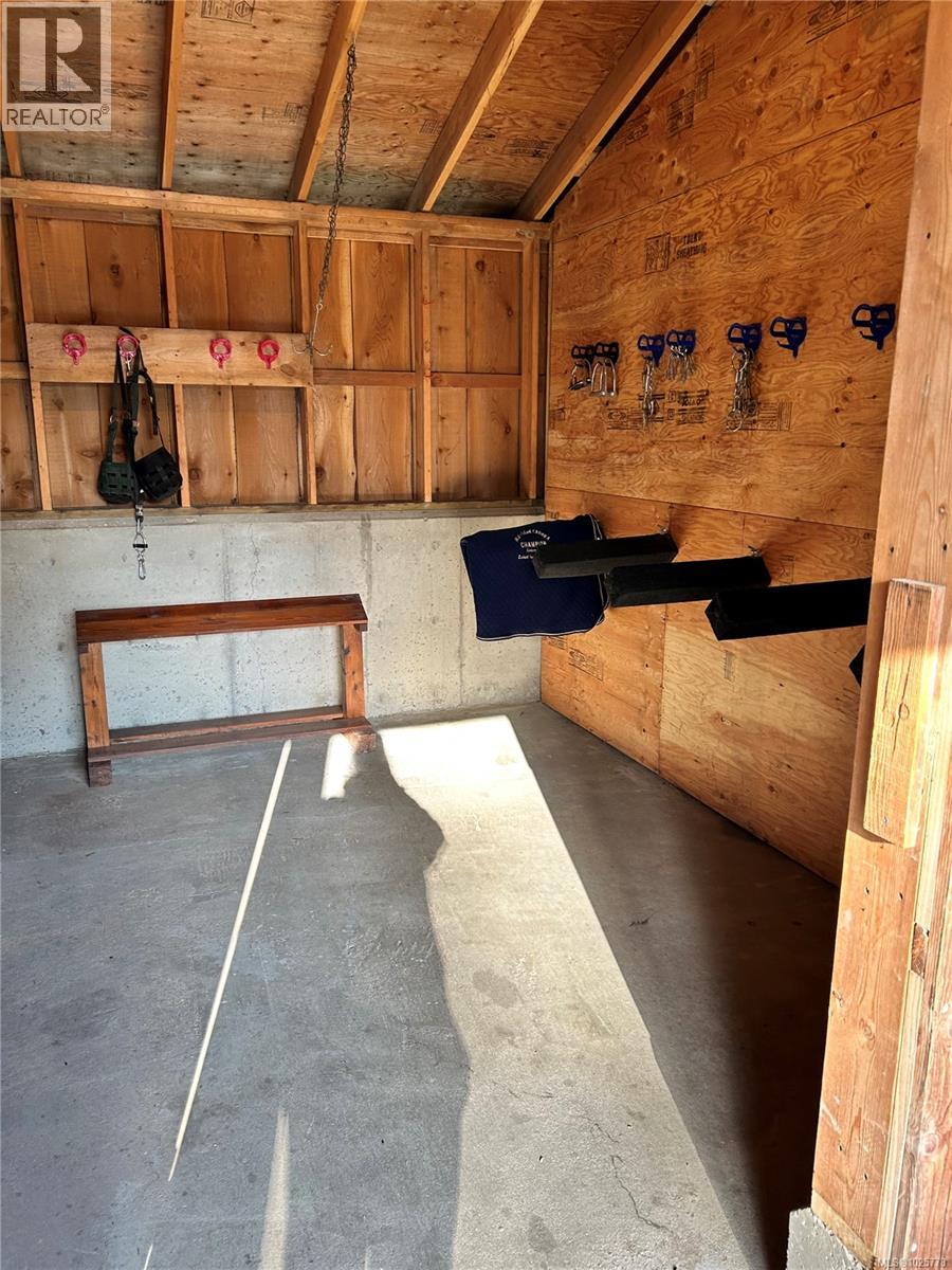 6140 Lakes Rd, Duncan