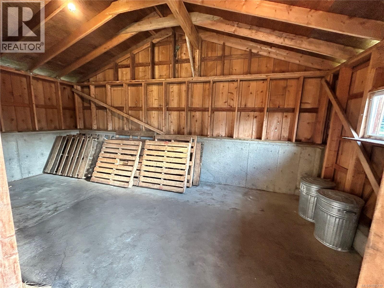 6140 Lakes Rd, Duncan