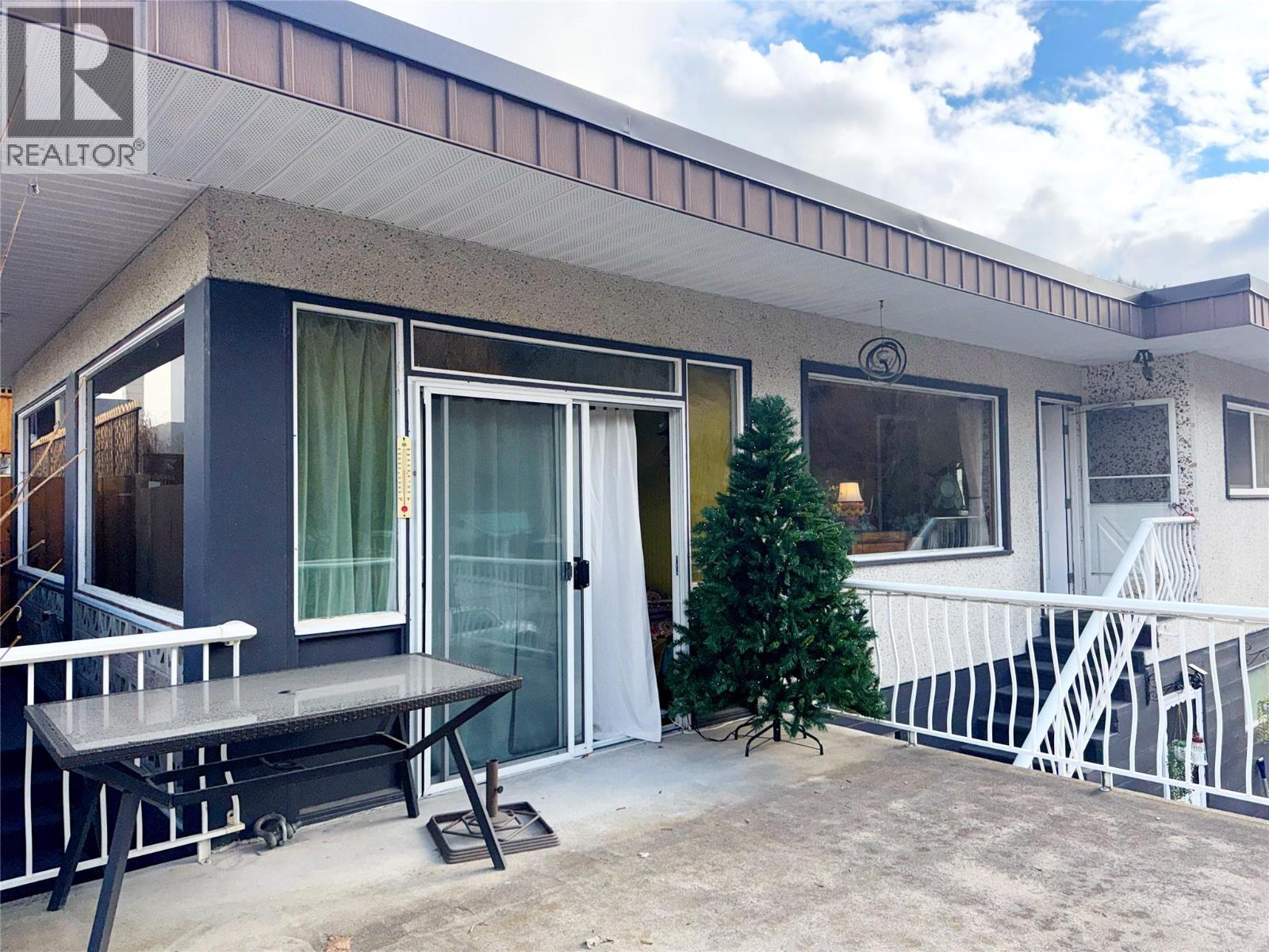 214 Wellington Avenue, Warfield