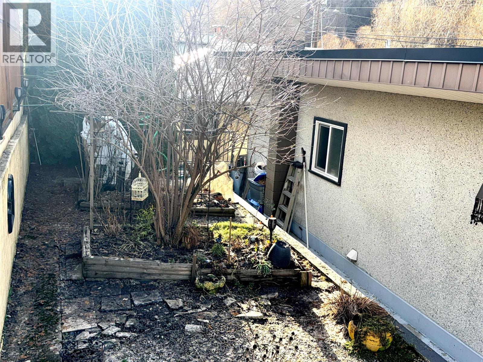 214 Wellington Avenue, Warfield