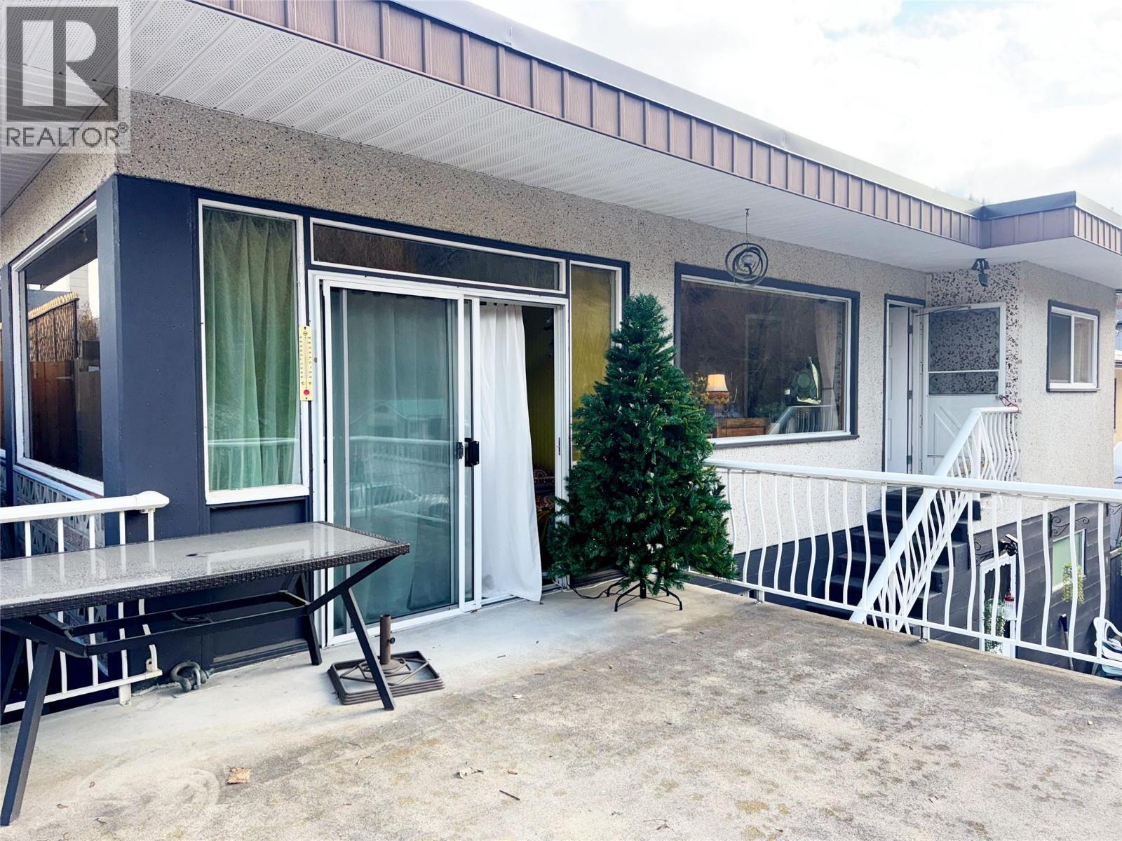 214 Wellington Avenue, Warfield