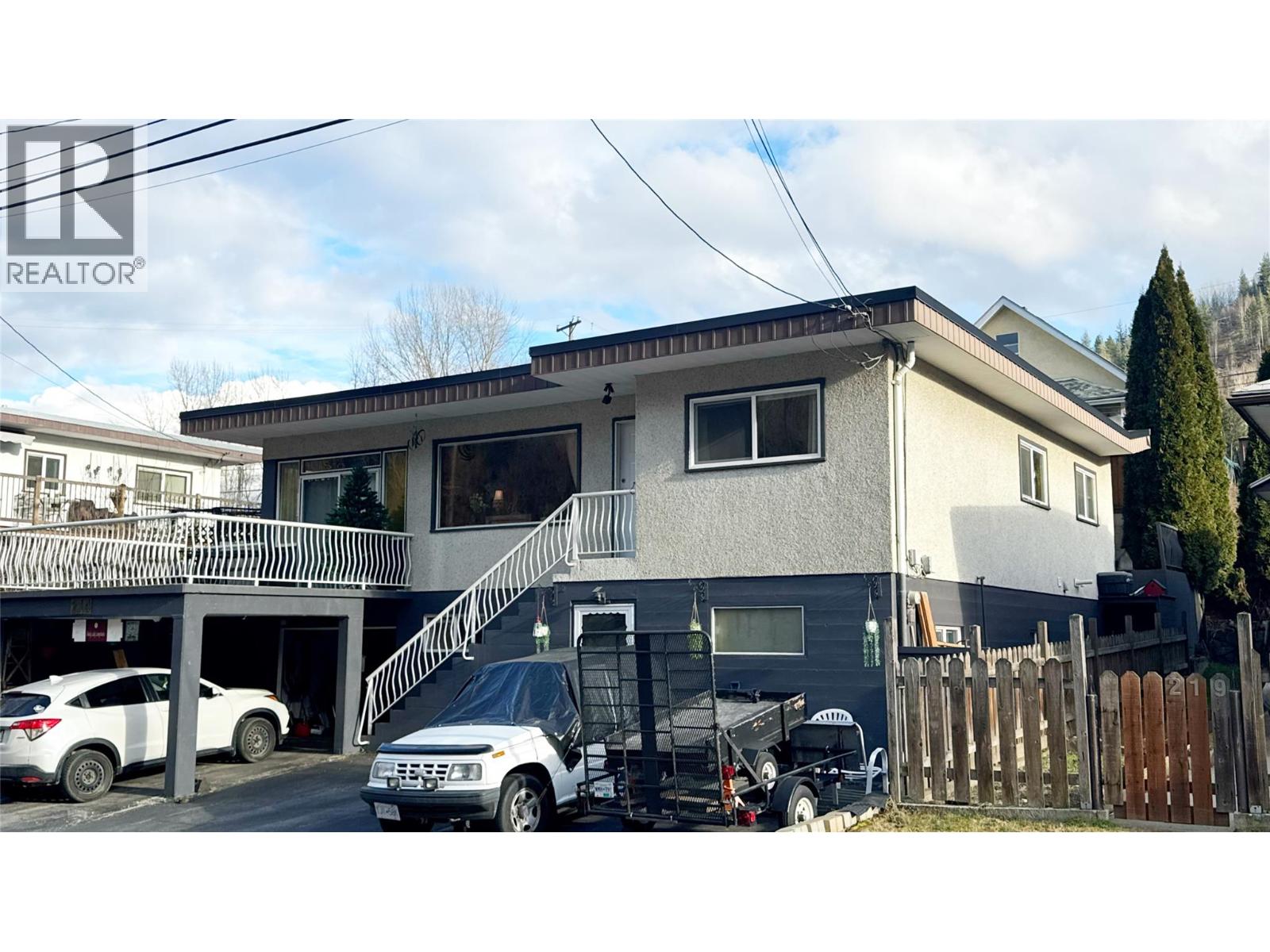 214 Wellington Avenue, Warfield