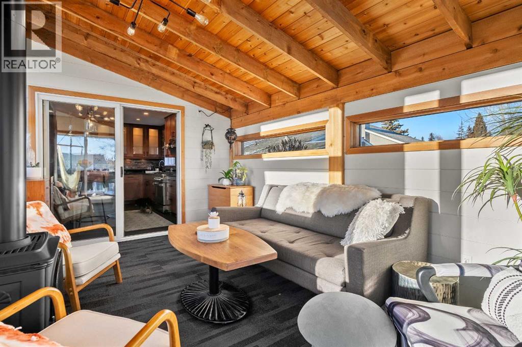 Single Family House Bi-level for Sale in  Montana Drive NW Montgomery Calgary 