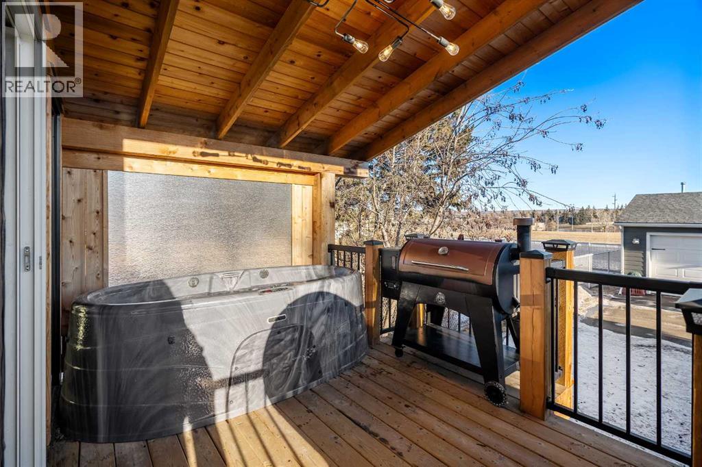 Single Family House Bi-level for Sale in  Montana Drive NW Montgomery Calgary 