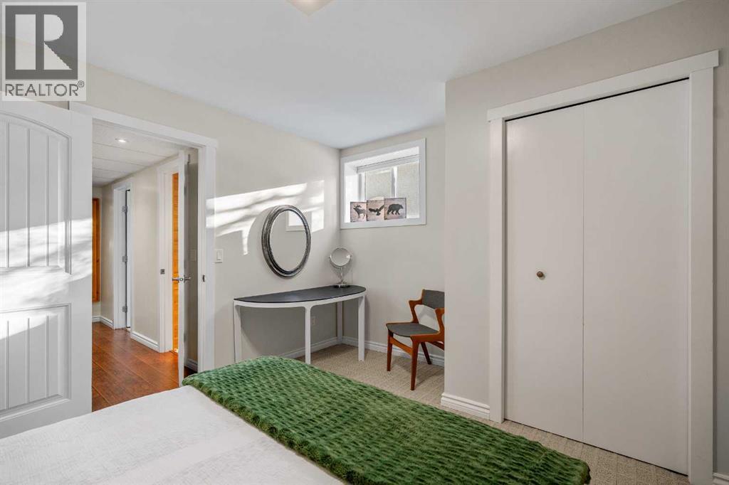 Single Family House Bi-level for Sale in  Montana Drive NW Montgomery Calgary 