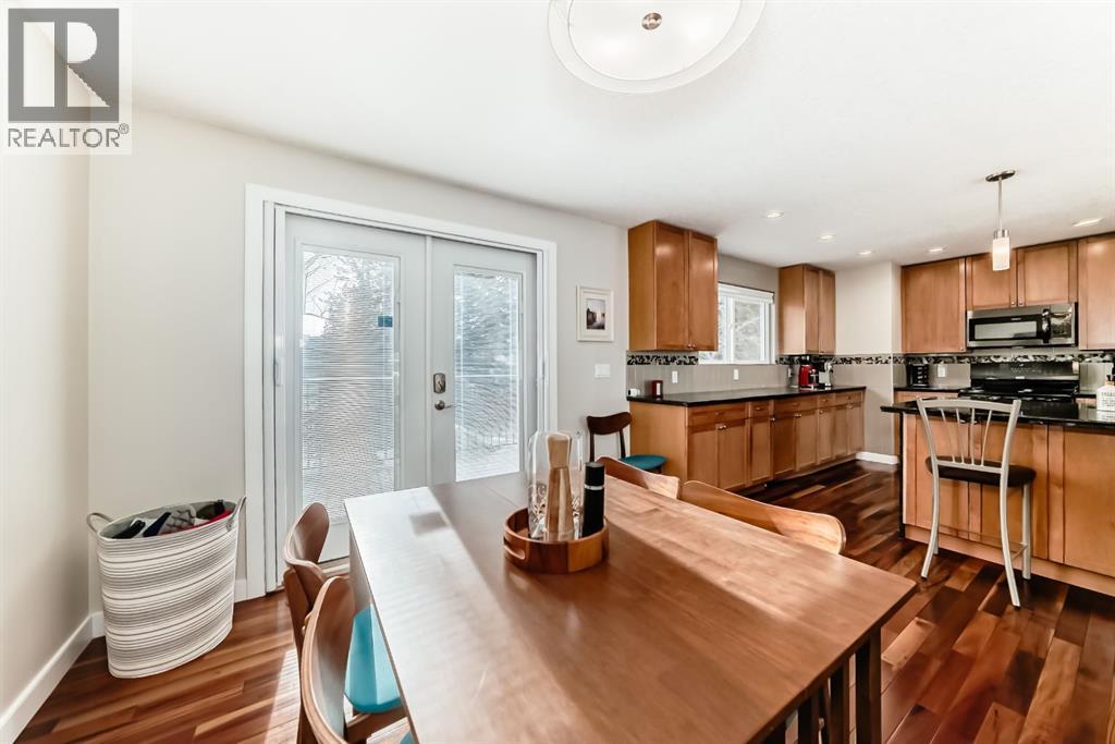 Single Family House Bi-level for Sale in  Varbow Place NW Varsity Calgary 