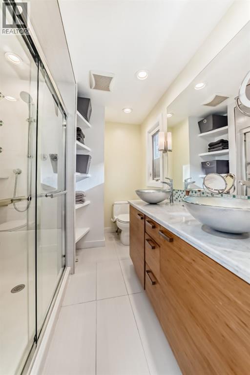 Single Family House Bi-level for Sale in  Varbow Place NW Varsity Calgary 