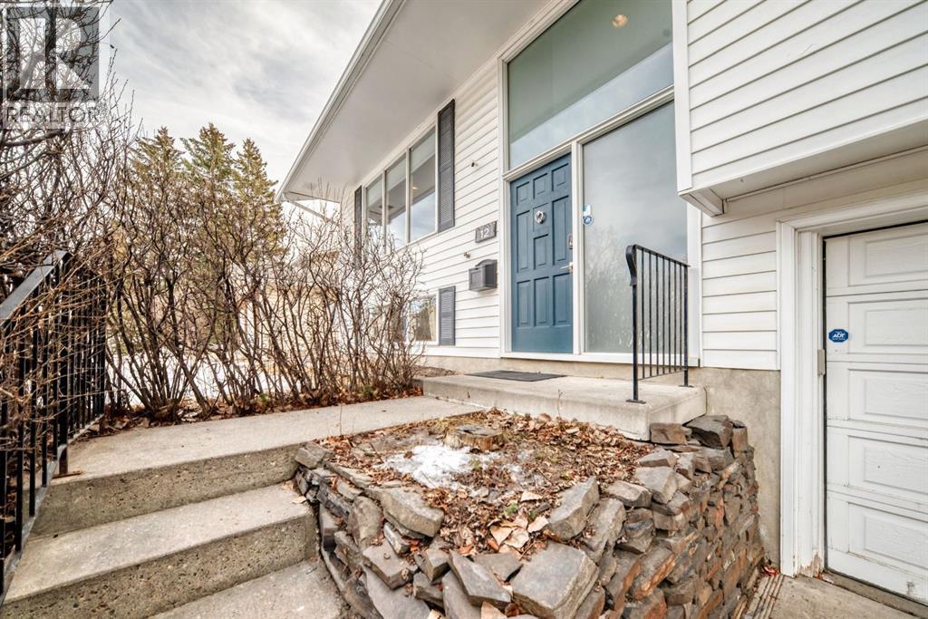 Single Family House Bi-level for Sale in  Varbow Place NW Varsity Calgary 