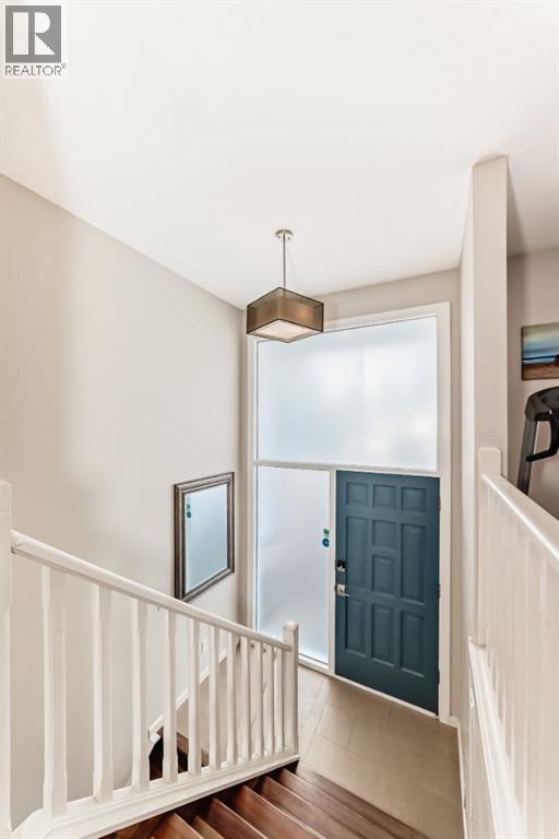 Single Family House Bi-level for Sale in  Varbow Place NW Varsity Calgary 